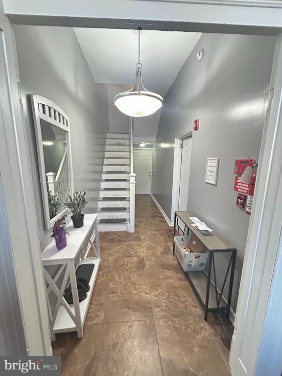 Building Photo - 1710 W Girard Ave