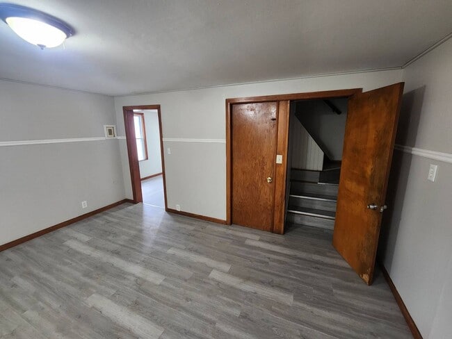 Building Photo - Charming 3-Bedroom Property in Prime Location