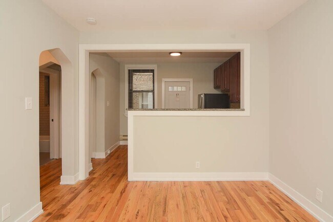 Building Photo - 4420 N Wolcott Ave