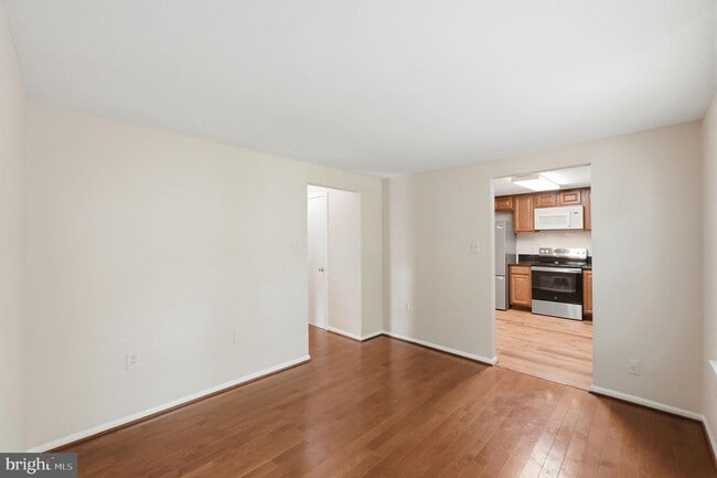 Building Photo - 10065 Chestnut Wood Ln
