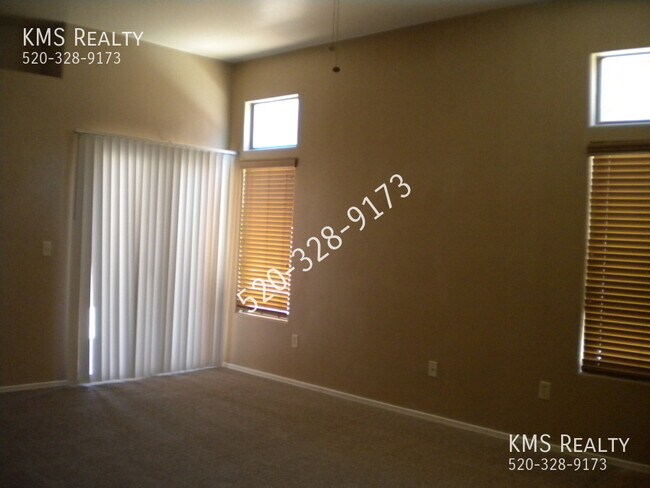 Building Photo - 2 Bed/2 Bath Town Home - OWNER/AGENT