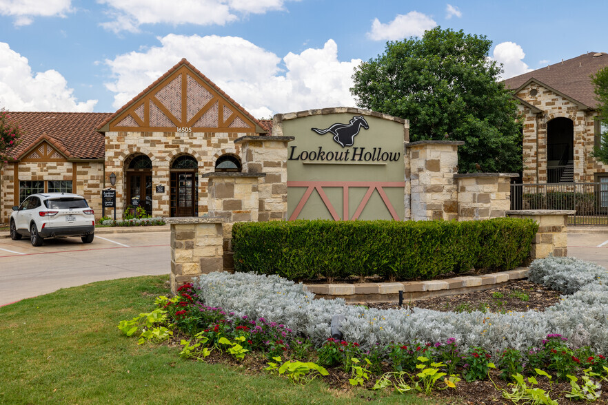 Entrance - Lookout Hollow