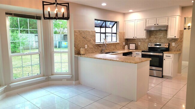 Building Photo - 16911 Elmwood Glen Ct