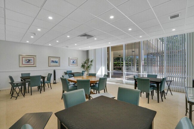 Building Photo - 2121 N Ocean Blvd