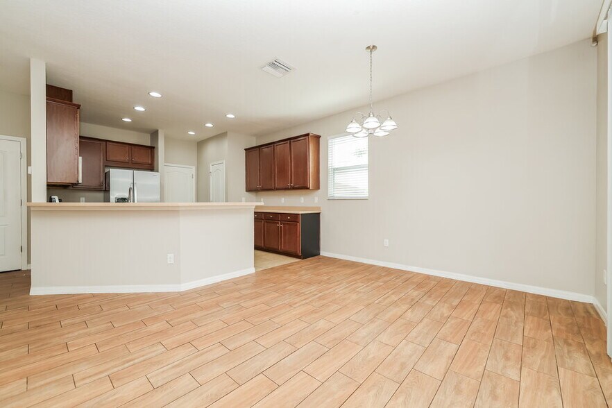 Building Photo - 6139 Trent Creek Dr