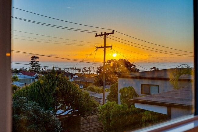 Building Photo - 3 Bedroom Home with Ocean Views in Point Loma