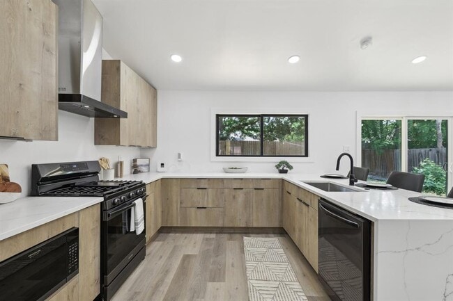 Building Photo - 2615 Baxter Dr