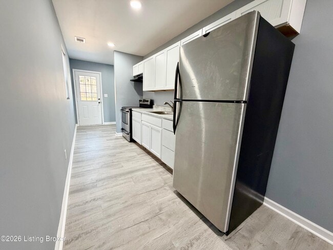 Building Photo - 2407 W Jefferson St