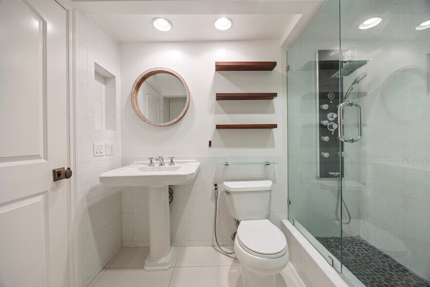 Building Photo - 20 Sea Island Dr