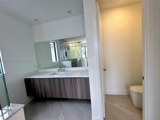 Building Photo - 19749 NE 16th Pl