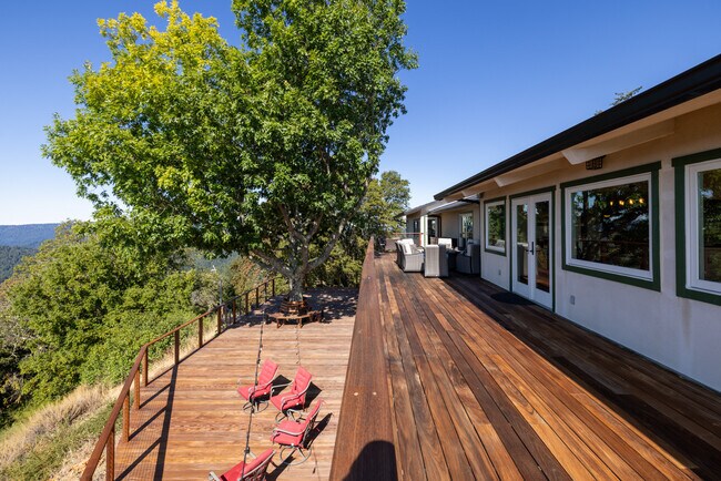 Building Photo - 22533 Majestic Dr