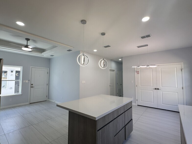 Building Photo - 11313 N 25th St