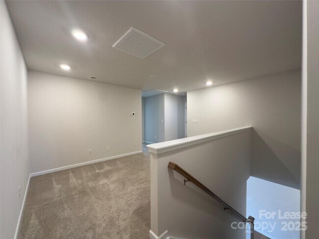 Building Photo - 403 Wescott St