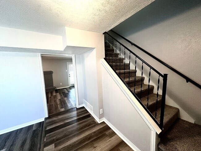 Building Photo - 4304 Jenny Ln