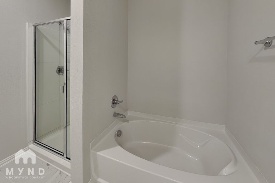 Building Photo - 545 Meadow Run Dr