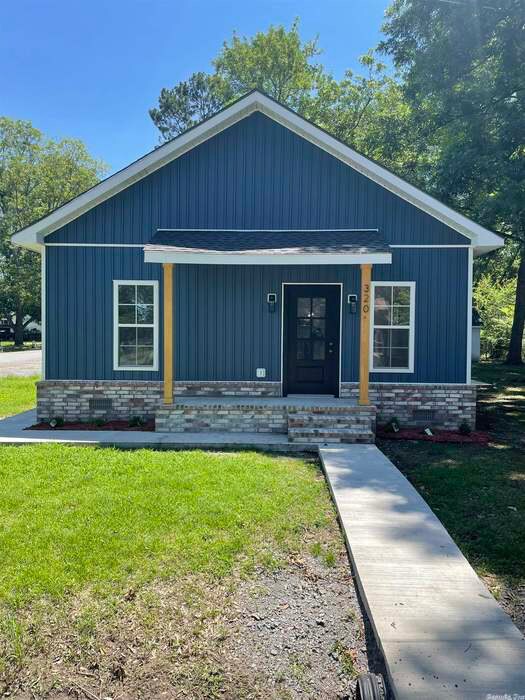 Primary Photo - 320 Brinkley Ave