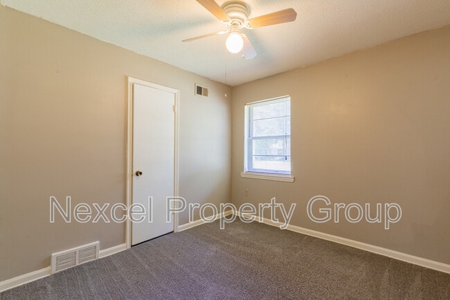 Building Photo - 8095 Whitebrook Dr