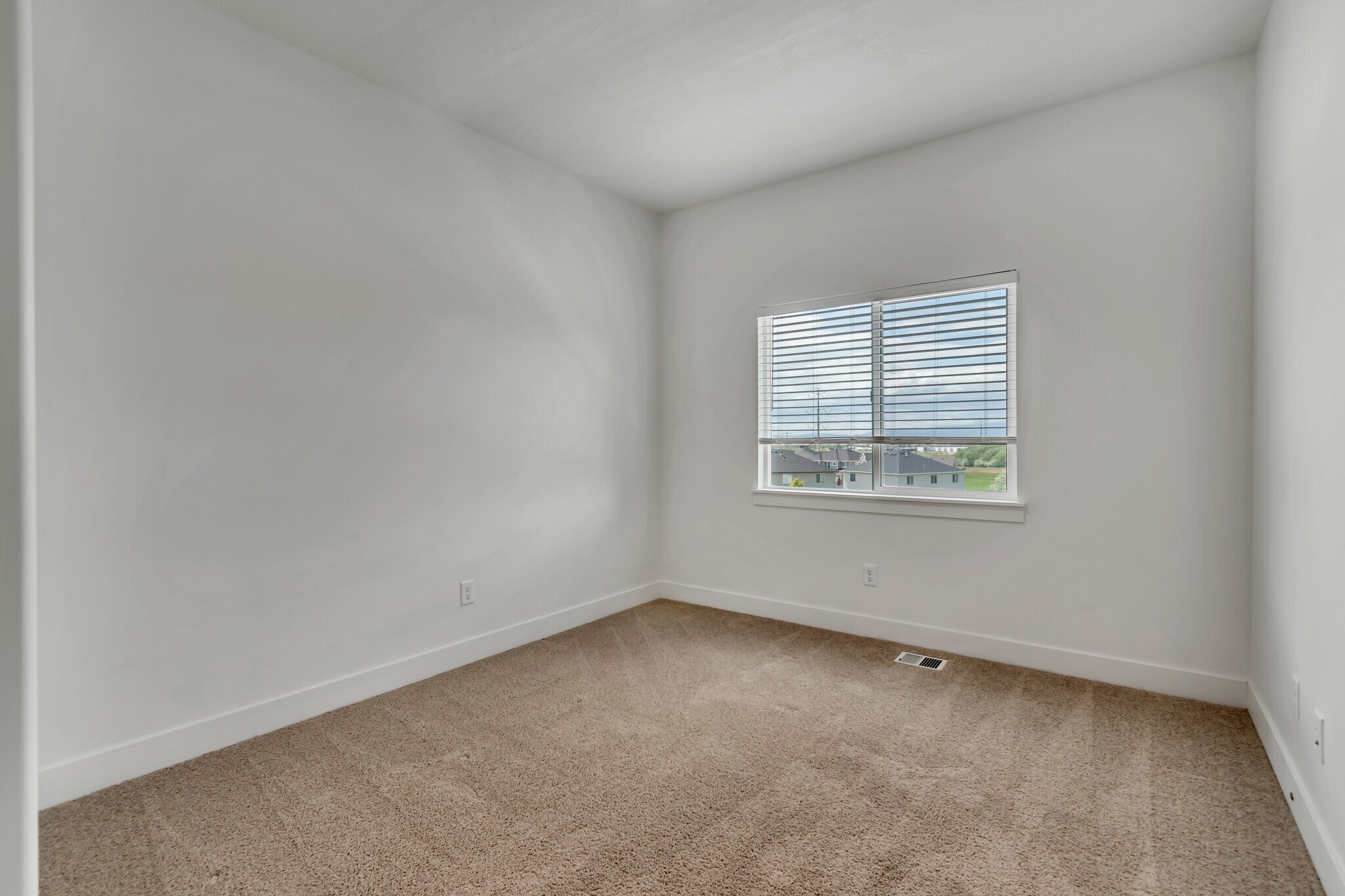 Building Photo - 1593 N 1870 E