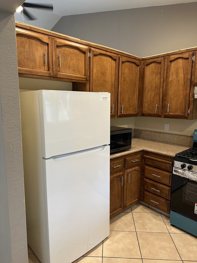 Building Photo - charming 4-bedroom, 2-bathroom home located in a peaceful cul-de-sac in West Modesto