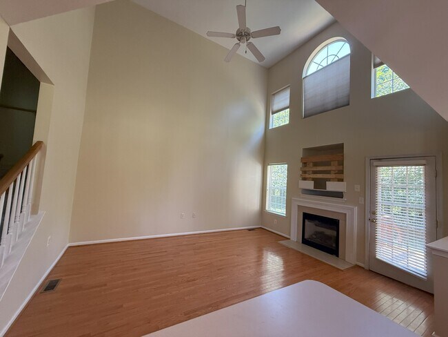 Building Photo - 379 Wheatfield Cir