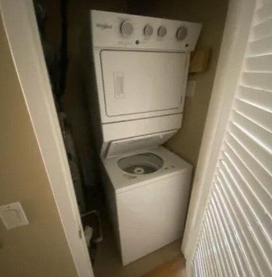 Building Photo - 2440 W Madison St