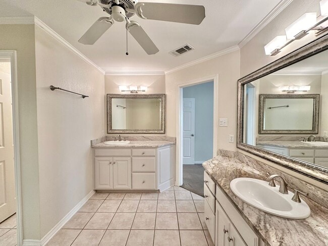 Building Photo - Stunning Home in the Heart of Tyler! 3bd 2...