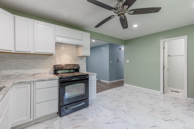 Building Photo - A Haven of Comfort and Convenience