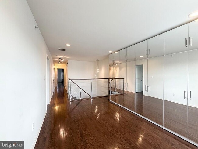 Building Photo - 308 Roarks Trail