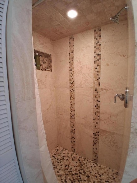 Building Photo - 9400 S Ocean Dr