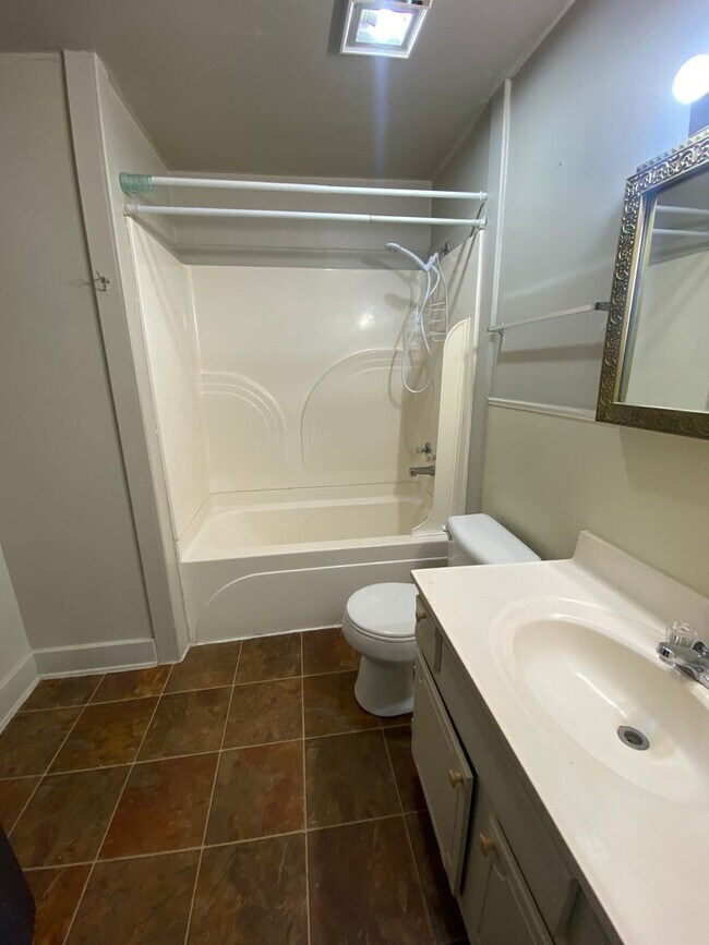 Building Photo - 3bed/2bath ALL ELECTRIC Home!