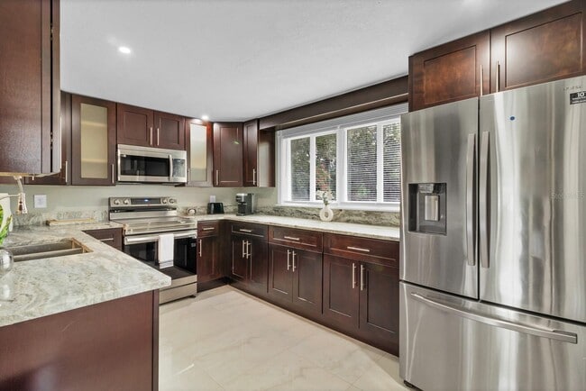 Building Photo - 5838 Sage Dr