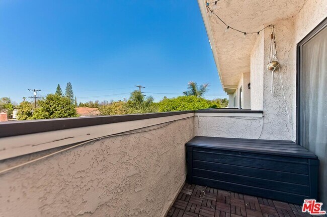 Building Photo - 5805 Whitsett Ave