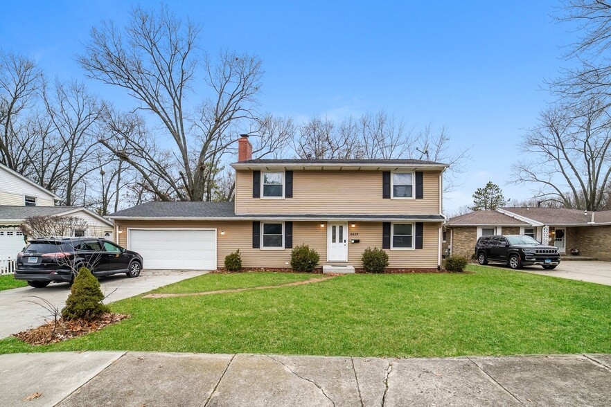 Building Photo - 6619 N Greenmont Rd