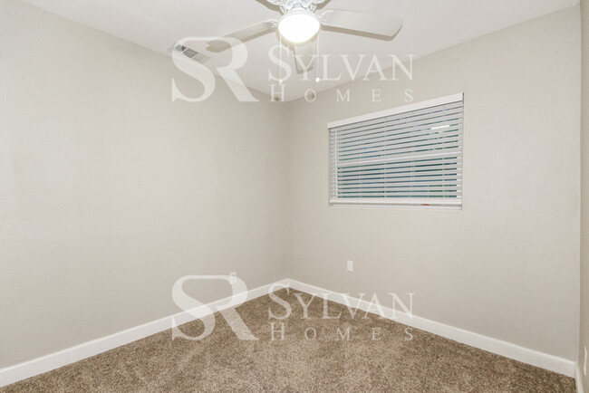 Building Photo - Spacious 3BR Home Awaits You!