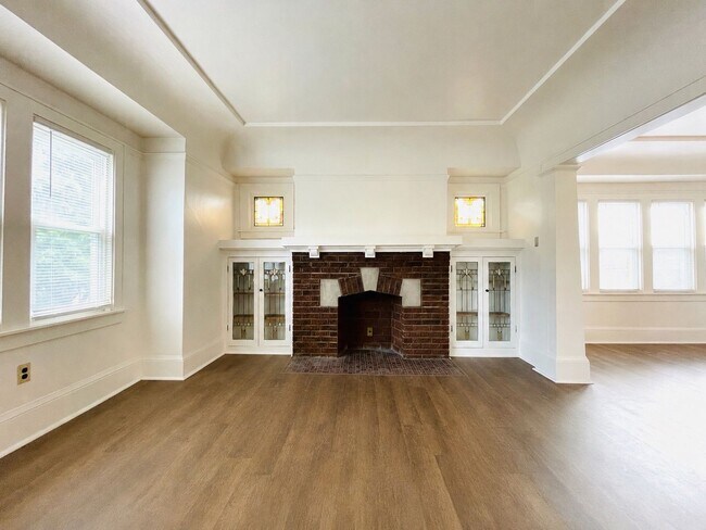 Building Photo - 2357 N 59th St