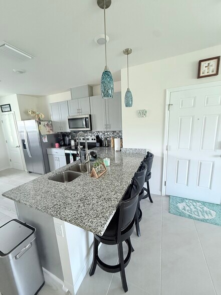 Building Photo - 2729 Golden Trout Ln