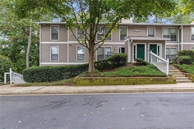 Building Photo - 401 Wynnes Ridge Cir SE