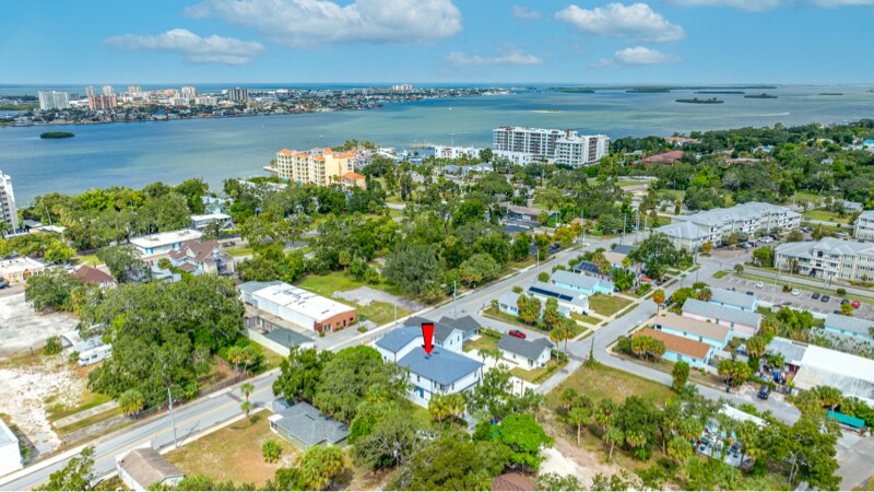 Building Photo - 527 N Garden Ave