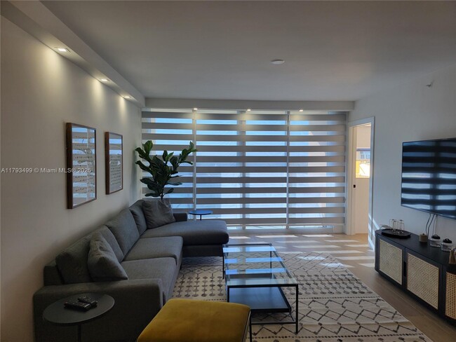 Building Photo - 2501 S Ocean Dr