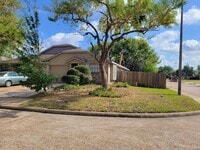 Building Photo - MOVE IN SPECIAL - $100 OFF First 3 Months ...