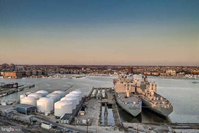 Building Photo - 1200 Steuart St