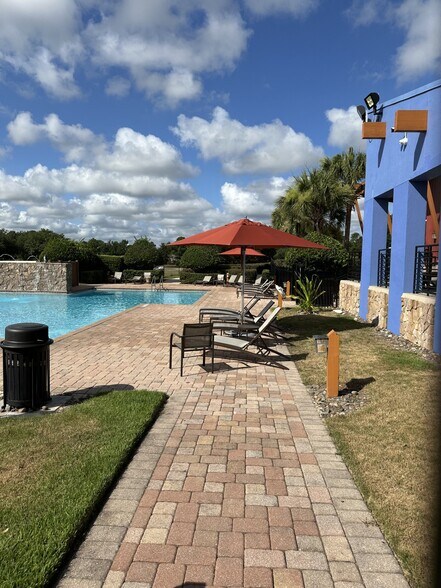 Building Photo - 4500 SW 52nd Cir