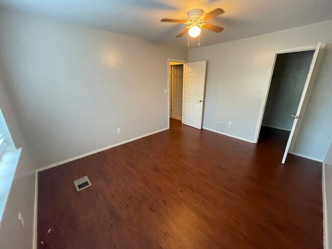 Building Photo - 1309 Access Rd
