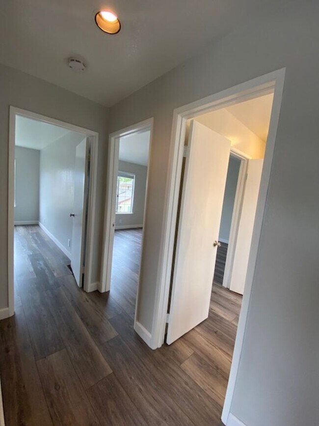 Building Photo - 3BR/ 2BA Updated Home!