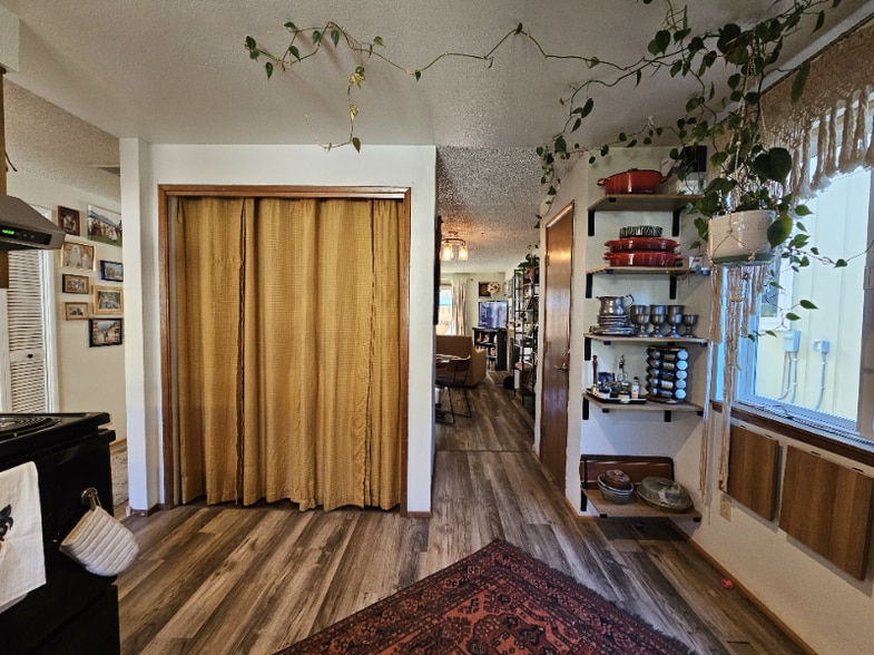 Building Photo - 2931 SE Bluebird Dr