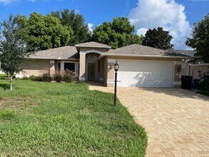 Building Photo - 8143 Laurel Green Dr