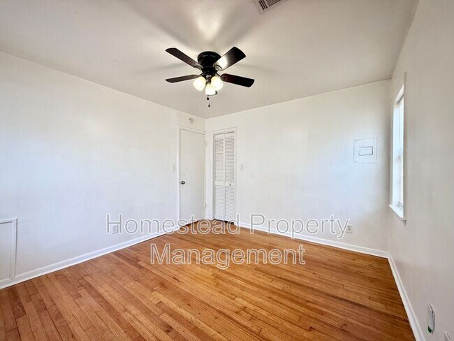 Building Photo - 4709 SE 27th St
