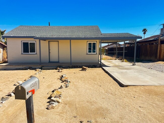 Primary Photo - Adorable 2 Bedroom 1 Bathroom Home