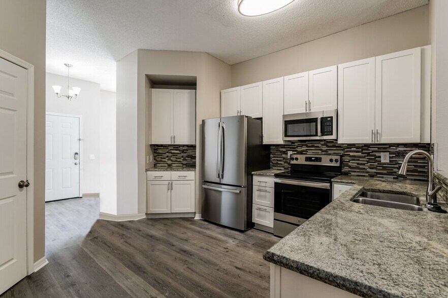 Building Photo - 7409 Sade St
