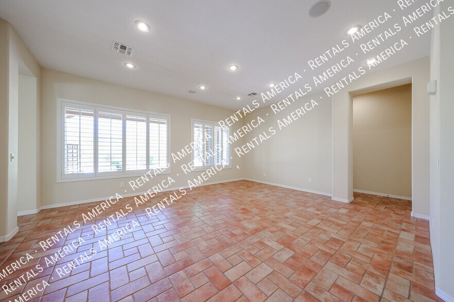 Building Photo - 2348 W River Rock Ct